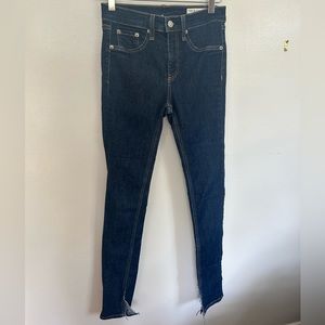 NWOT Rag & Bone Dark Wash Slit Hem Jeans Size 25